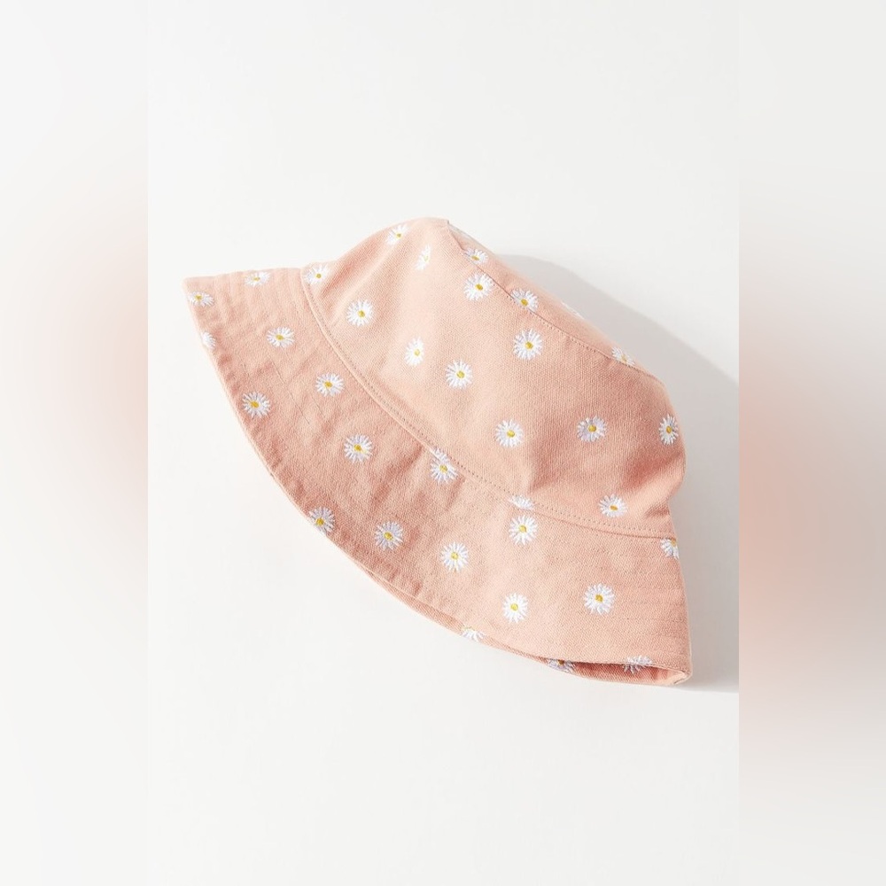 Urban Outfitters daisy embroidered bucket hat